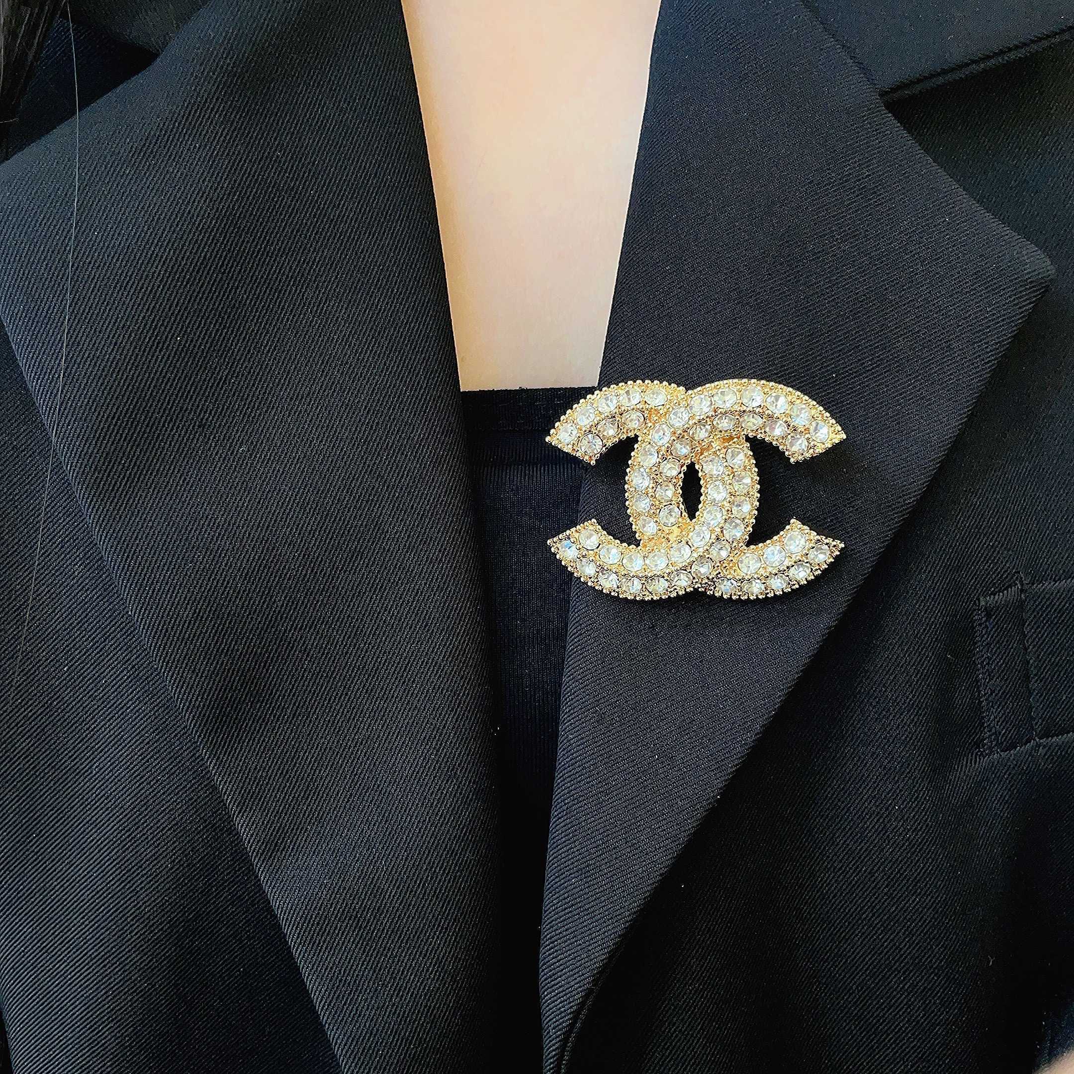 CHANEL 26S DOUBLE C LOGO FULL PAVE CRYSTAL BROOCH IN GOLD METAL 630079