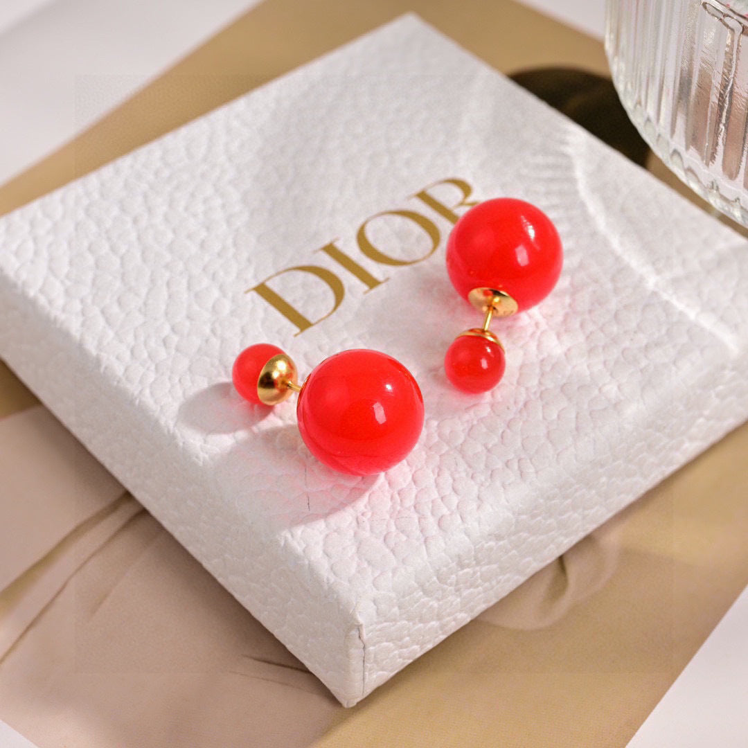 CD 26S RED RESIN PEARL DOUBLE STUD EARRINGS IN GOLD TONE METAL 6299512